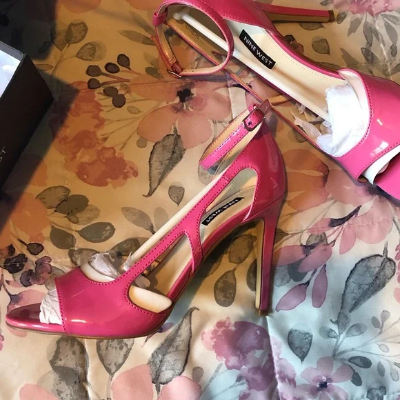 Nine West Ankle Wrap Pink Heel W/ Matching Purse - Picture 4 of 9